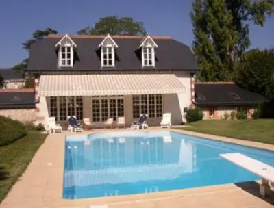 Piscine de l'établissement Appartement du Château du Grand Bouchet ou située à proximité