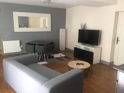 Télévision ou salle de divertissement dans l'établissement Gite le Petit Puits à Richelieu
