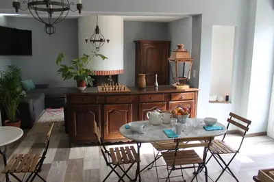 Télévision ou salle de divertissement dans l'établissement Domaine de Praline Paprika