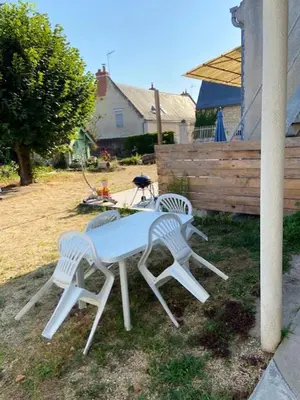 Jardin de l'établissement Maison charmante à Saint-Patrice avec jardin privé
