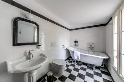 Salle de bains dans l'établissement Le Garage, Le Gite