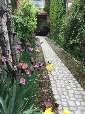 Jardin de l'établissement Troglodytes 