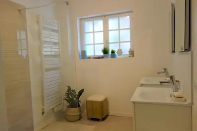 Salle de bains dans l'établissement LA MAISON DE ROSE