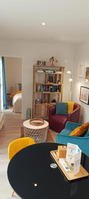Coin salon dans l'établissement Le Clos de la Commanderie