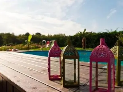 Piscine de l'établissement Le Clos Marie ou située à proximité