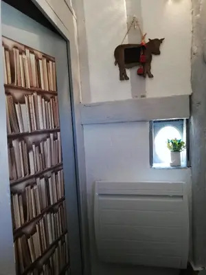Bibliothèque dans l'appartement