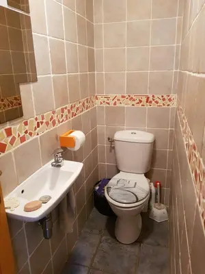 Salle de bains dans l'établissement Maison proche circuit 24h du Mans