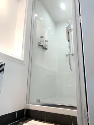 Salle de bains dans l'établissement La Chambre Bleue