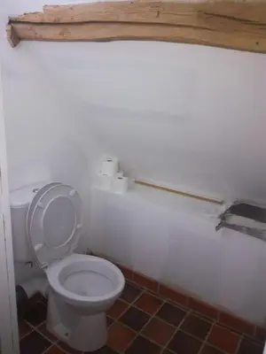 Salle de bains dans l'établissement Chambre d'hôte Monthodon