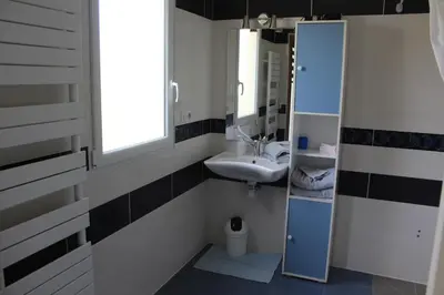 Salle de bains dans l'établissement B&B La Lyre