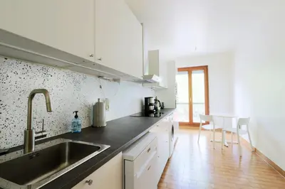 Cuisine ou kitchenette dans l'établissement Spacious T3 #JeanJaurès#Tours #Hypercentre#parking