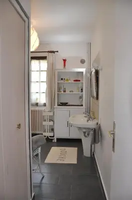 Salle de bains dans l'établissement Chez Cyril et Vi
