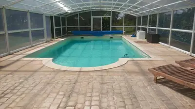 Piscine de l'établissement La Ferme du Bien Etre ou située à proximité