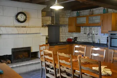 Cuisine ou kitchenette dans l'établissement gite en touraine climatise