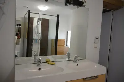 Salle de bains dans l'établissement gite en touraine climatise