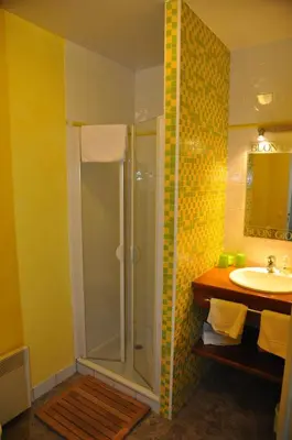 Salle de bains dans l'établissement Moulin du Fief Gentil
