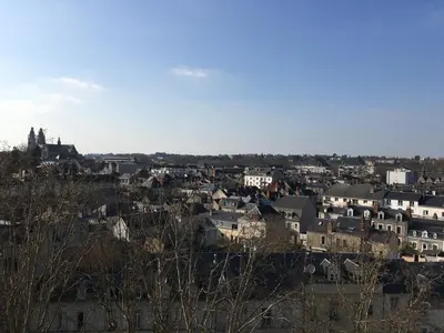 Vue générale sur Tours ou vue de la ville depuis l'appartement