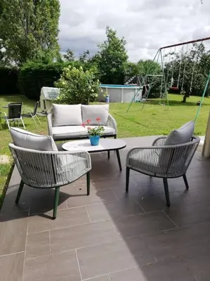 Jardin de l'établissement Chambre privée calme,campagne,étape,déplacement pro,abri moto vélo,parking