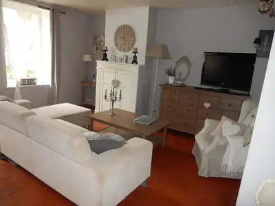 Télévision ou salle de divertissement dans l'établissement Gîte des petites Poules rousses 9 personnes Zoo Parc Beauval Saint Aignan et Châteaux de la Loire