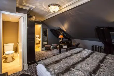 Un ou plusieurs lits dans un hébergement de l'établissement Hotel Vendome - BW Signature Collection