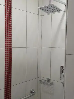 Salle de bains dans l'établissement Chambre d'hôte du HOUSSAY à VALENNES 72320