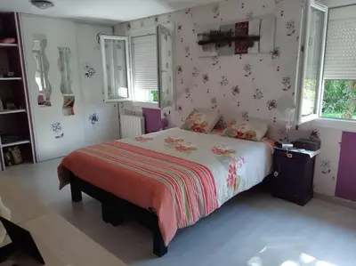 Un ou plusieurs lits dans un hébergement de l'établissement Grande chambre proche circuit des 24h du Mans