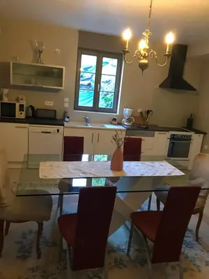 Cuisine ou kitchenette dans l'établissement 13 Rue du Perré Maison de vacances