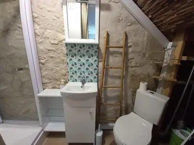 Salle de bains dans l'établissement Gîte de la Poterie 