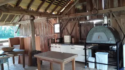 Cuisine ou kitchenette dans l'établissement Chambres d'Hôtes de l'Ile du Saule