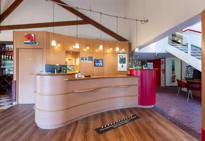Hall ou réception de l'établissement B&B HOTEL Blois Nord Vallée Maillard
