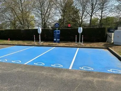 Tennis ou squash au sein de l'hôtel ou à proximité