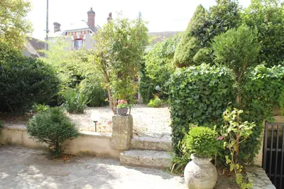 Jardin de l'établissement Gîte Au près du Lys