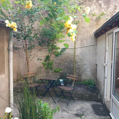Jardin de l'établissement Le sourire de Mona Lisa 2 étoiles 100m du château
