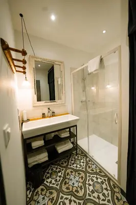 Salle de bains dans l'établissement Maison Gaspard - Suites et appartements de charme à Saumur