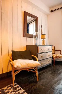 Coin salon dans l'établissement Maison Gaspard - Suites et appartements de charme à Saumur
