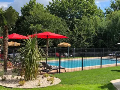 Piscine de l'établissement Hotel Restaurant Du Parc Saumur Logis Elégance ou située à proximité