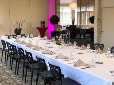 Restaurant ou autre lieu de restauration dans l'établissement Hotel Restaurant Du Parc Saumur Logis Elégance