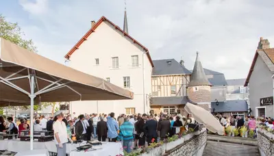Clients de l'établissement Relais des Trois Châteaux Hôtel-Restaurant - Teritoria