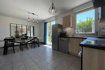Cuisine ou kitchenette dans l'établissement Recent house in a hamlet near the Cher