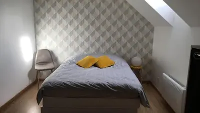 Un ou plusieurs lits dans un hébergement de l'établissement chambre proche du circuit des 24h