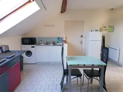 Cuisine ou kitchenette dans l'établissement Appartement climatisé avec parking privé à Doué la fontaine