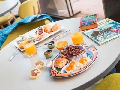 Nourriture dans l'hôtel ou à proximité
