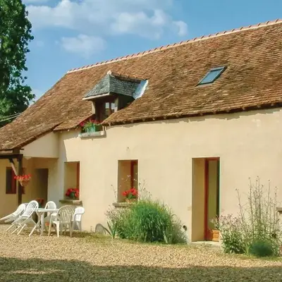 Stunning Home In Parcay Les Pins