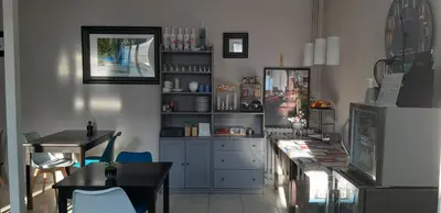 Cuisine ou kitchenette dans l'établissement Hotel Saint François Précigné Soirée étape sur demande Proche Sablé-sur-Sarthe