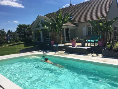 Piscine de l'établissement Gîte Évasion idyllique à l'étage près zoo-chateaux ou située à proximité