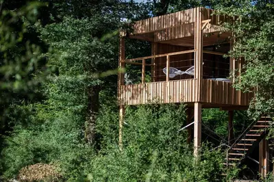 Jardin de l'établissement Loire Valley Lodges - Hotel