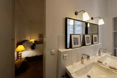 Salle de bains dans l'établissement L'HOTEL PARTICULIER - LE MANS