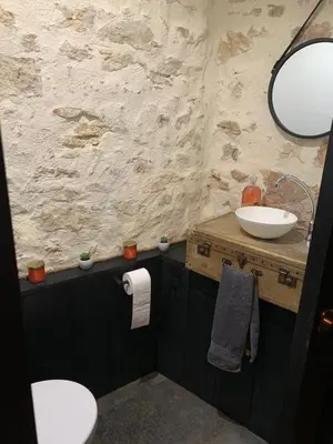 Salle de bains dans l'établissement L'Atelier Planqué