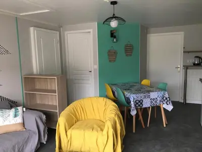 Coin salon dans l'établissement Gîte Évasion idyllique