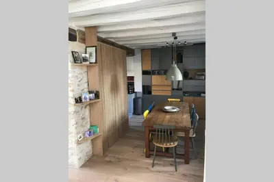 Cuisine ou kitchenette dans l'établissement Gite du Plat d'Etain , confortable maison indépendante , Pays de la Loire